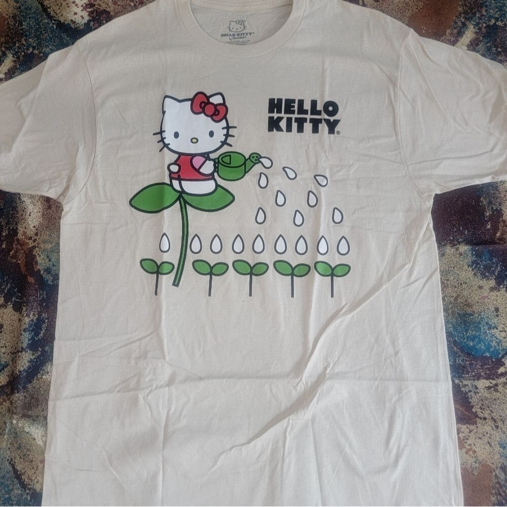 SANRIO Hello Kitty  Beige Color Graphic T-Shirt Size Large Watering Plants NEW